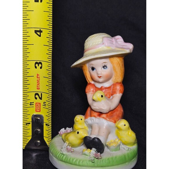 Vintage Porcelain Girl Figurine with Chicks - Picture 7 of 8